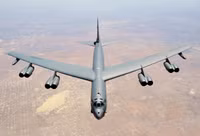 [ẢNH] B-52 Mỹ vội vã rút lui sau khi bị S-400 Nga 