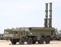 [ẢNH] Tên lửa Iskander phiên bản đặc biệt của Nga áp sát biên giới Ukraine