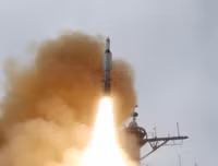 [ẢNH] Mục đích bí ẩn của Mỹ khi tích hợp tên lửa phòng không SM-6 cho tiêm kích hạm