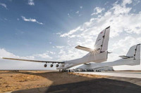 [ẢNH] Máy bay lớn nhất thế giới Stratolaunch đã trở lại bầu trời