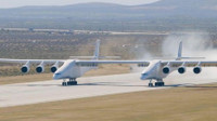 [ẢNH] Máy bay lớn nhất thế giới Stratolaunch đã trở lại bầu trời