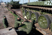 [ẢNH] Nga ngày càng khó tránh vòng xoáy ở Ukraine