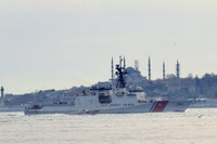 [ẢNH] Hải quân Nga thị uy tên lửa khi tàu tuần tra Mỹ tiến vào Biển Đen