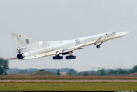 Oanh tạc cơ Tu-22M3 mang tên lửa Kh-22 hạ cánh khẩn cấp xuống St. Petersburg