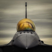 Bí ẩn lớp vàng dát mỏng trên kính buồng lái tiêm kích F-16 Mỹ