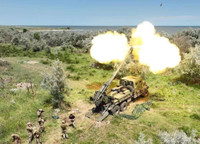 Pháo tự hành Bogdana Ukraine thể hiện sức mạnh khiến quân đội Nga phải rút khỏi Đảo Rắn?