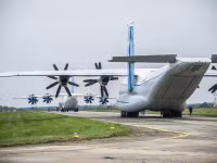 Vận tải cơ An-22 Antey 'quý hiếm' của Nga đưa hàng hóa bí mật tới Belarus
