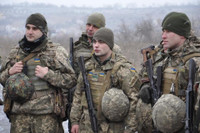 Quân dự bị Ukraine sẵn sàng gieo ác mộng cho 'dân quân' miền Đông hay buông bỏ súng?