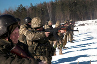 Quân dự bị Ukraine sẵn sàng gieo ác mộng cho 'dân quân' miền Đông hay buông bỏ súng?