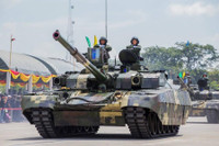 [ẢNH] Xe tăng T-84 Oplot Ukraine có thể đánh bại T-14 Armata Nga khi đối đầu trực diện?