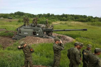 [ẢNH] Nga đang triển khai pháo tự hành mạnh nhất tới biên giới Ukraine