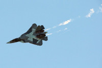 Nga nhận hàng loạt tiêm kích Su-57 và Su-35S giữa tình hình nóng