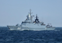 [ẢNH] Đô đốc Nga cảnh báo rắn khi Mỹ dọa bắn hạ máy bay và tàu chiến