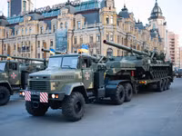 2s7-pion-and-kraz-6446-kyiv-2018-53-3605.jpg