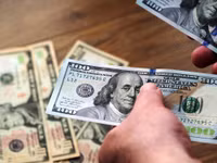 [ẢNH] Nga phải làm gì trước 18 tỷ USD 'bỗng nhiên nhận được' từ IMF?