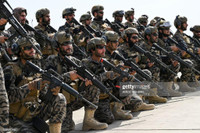 Chán vũ khí Mỹ, đặc nhiệm Badri 313 của Taliban quay lại dùng AK-47