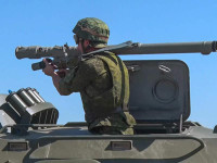 [ẢNH] Quân đội Nga được trang bị tên lửa vác vai có thể bắn hạ cả tiêm kích F-22