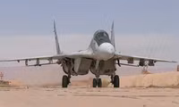 [ẢNH] Tiêm kích Israel bất ngờ tấn công thẳng vào căn cứ MiG-29 Syria