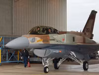 [ẢNH] Tiêm kích F-16 Israel bật tăng lực chạy trốn khi bị S-300 Syria 