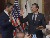 Bộ trưởng Quốc phòng Mỹ Pete Hegseth tiếp tục vướng vào bê bối lớn