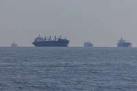 Phương Tây bắt đầu kế hoạch bắt giữ tàu thuộc 'hạm đội bóng tối'