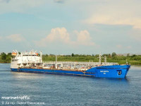 Ukraine bán thanh lý tàu chở dầu Nika Spirit của Nga 