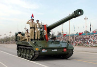 Pháo tự hành khổng lồ M110 203 mm được Pakistan điều động tới điểm nóng