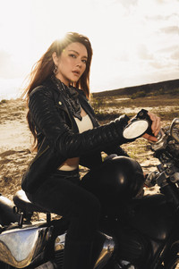 Lý Nhã Kỳ tiết lộ có tới 10 người phục vụ tại nhà riêng