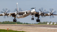 Máy bay ném bom Tu-95 Nga càng cao tuổi... càng đáng sợ