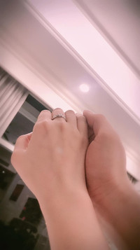 Chân dung chồng sắp cưới kém 5 tuổi của MC Thùy Linh