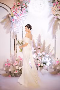 Những hình ảnh hiếm hoi về đám cưới của Á hậu Tường San