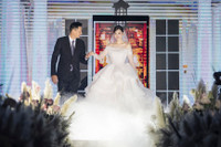 Những hình ảnh hiếm hoi về đám cưới của Á hậu Tường San