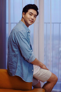 Chân dung chồng sắp cưới kém 5 tuổi của MC Thùy Linh