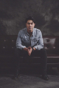 Chân dung chồng sắp cưới kém 5 tuổi của MC Thùy Linh