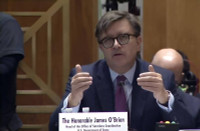 Điều phối viên lệnh trừng phạt của Mỹ thừa nhận sự thật về kinh tế Nga