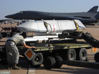 Tổ hợp HIMARS có thể tấn công mục tiêu cách... 1.000 km nhờ tên lửa LRASM-SL?