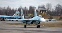 Belarus viện trợ Nga chiến đấu cơ Su-27 và Su-24 đang được cất giữ?