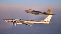 Máy bay ném bom chiến lược Tu-95 Nga xuất hiện gần Alaska gây ra phản ứng bất ngờ tại Mỹ