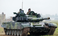 Vì sao NATO chấp thuận gửi xe tăng cho Ukraine nhưng lại từ chối giao tiêm kích?