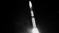 Mỹ bất ngờ phóng tên lửa hạt nhân Minuteman III và khoe vũ khí mới giữa tình hình nóng