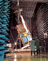 Một vệ tinh lớn sẽ sớm rơi 'không thể kiểm soát' xuống Trái đất