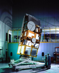 Một vệ tinh lớn sẽ sớm rơi 'không thể kiểm soát' xuống Trái đất