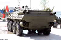 anh-nong-xe-boc-thep-btr-90-khung-nhung-khong-ai-mua-hinh-4-1885-8732.jpg