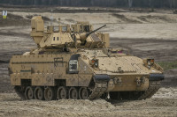 Xe chiến đấu bộ binh Bradley nhận hợp đồng lớn sau màn thể hiện xuất sắc