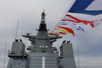 Tàu phá băng chiến đấu Ivan Papanin thể hiện sức mạnh trên Biển Barents