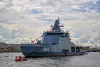 Tàu phá băng chiến đấu Ivan Papanin thể hiện sức mạnh trên Biển Barents