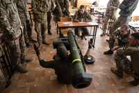 Ukraine đối diện nguy cơ Mỹ ngừng viện trợ quân sự vào năm 2025