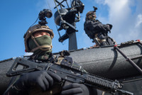 Tổng thống Pháp không loại trừ khả năng mở chiến dịch trên bộ