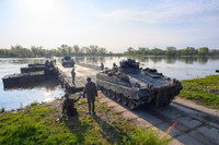 Mỹ nhanh chóng nối lại cung cấp vũ khí cho Ukraine sau khi ký thỏa thuận khoáng sản