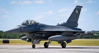 Hệ thống tác chiến điện tử IVEWS giúp tiêm kích F-16 'miễn nhiễm' tên lửa đối phương